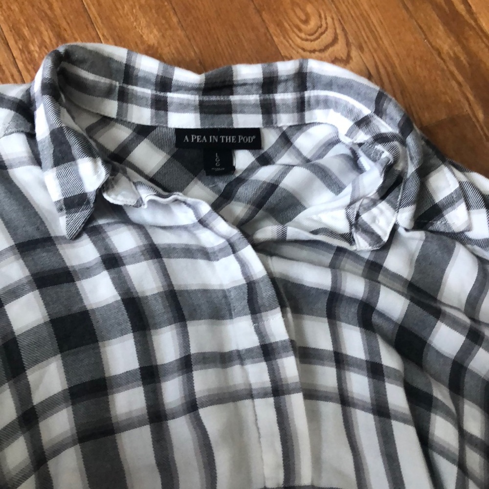 Women’s Maternity button front shirt